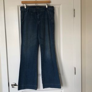 Size 8. Mid-rise Jean.